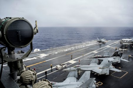 USS George Washington flight deck operations 140924-N-GT589-091