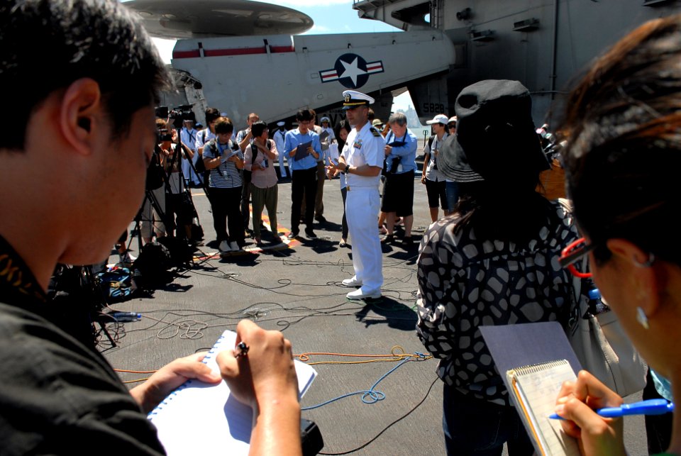 USS George Washington in Hong Kong 120710-N-WW409-291