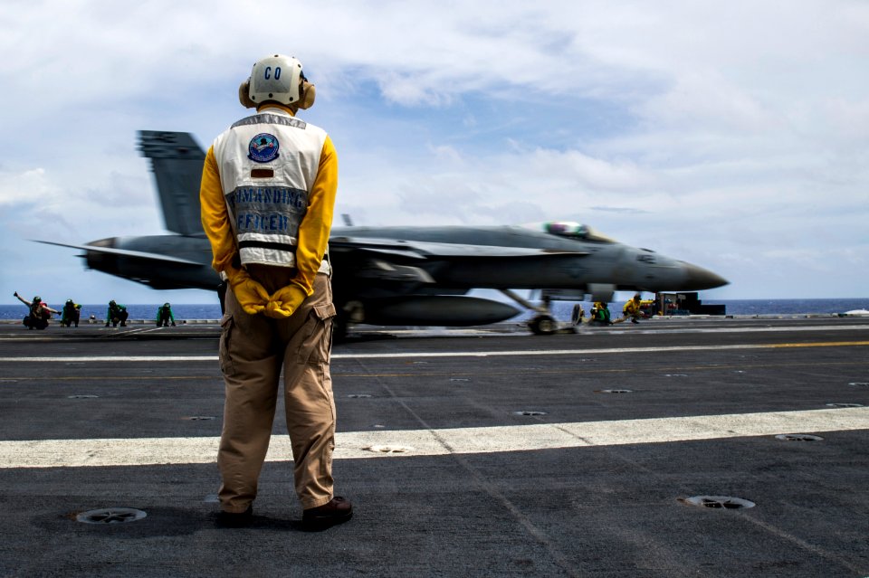 USS George Washington CO observeds F-A-18F Super Hornet launch 140926-N-XK455-067