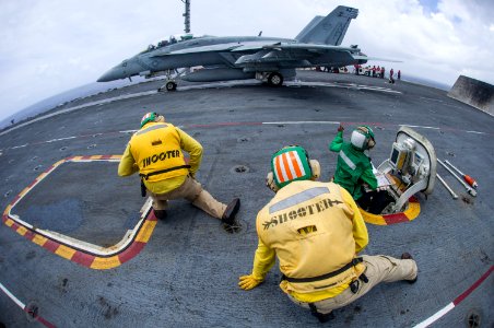 USS George Washington conducts flight operations. (17837869124)