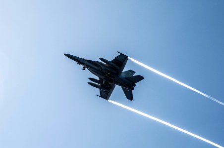 USS George Washington flight operations 141104-N-EH855-101