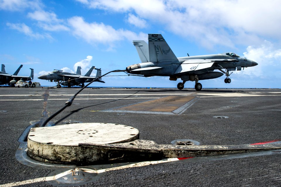 USS George Washington operations 140729-N-IP531-200