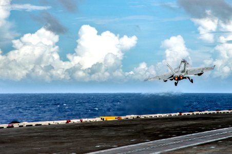 USS George Washington flight operations 141027-N-EH855-006