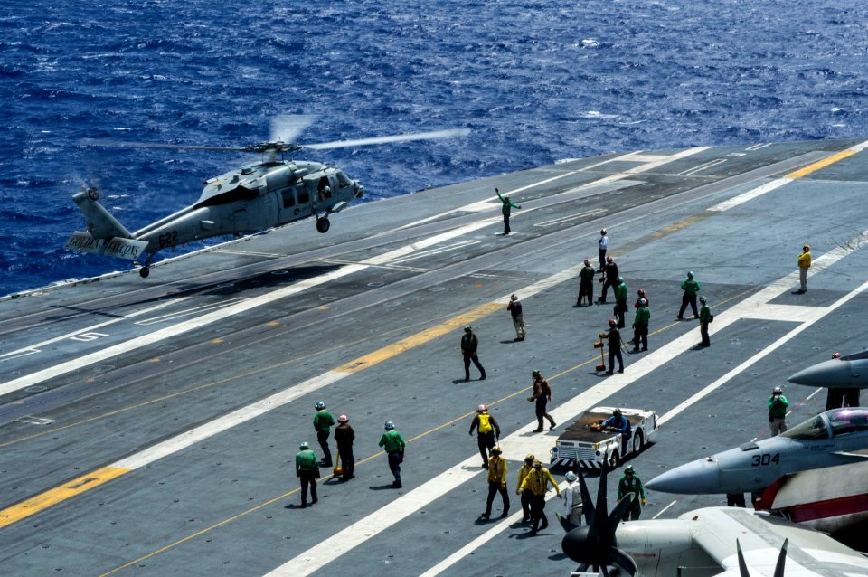 USS George Washington operations 141001-N-GT589-128