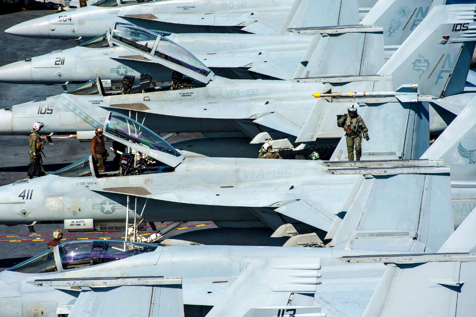 USS George Washington prepares for flight operations. (14601987887)