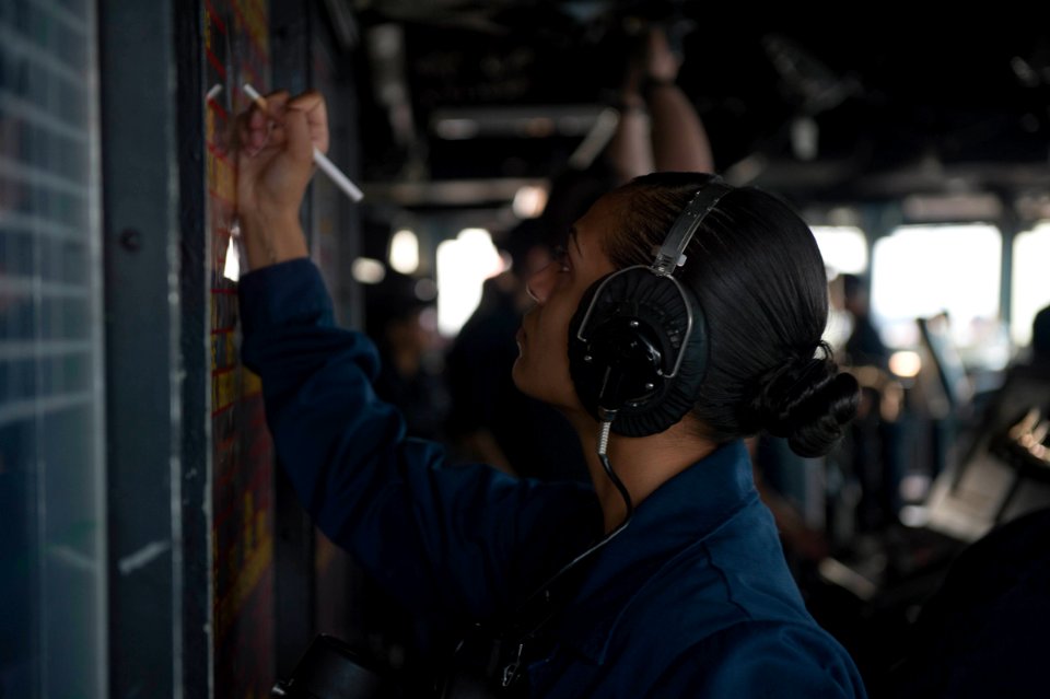 USS Germantown 140930-N-UD469-047