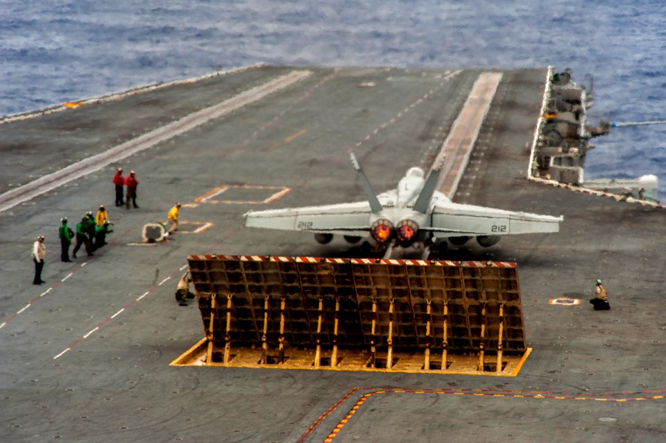 USS George Washington operations 140924-N-EH855-056