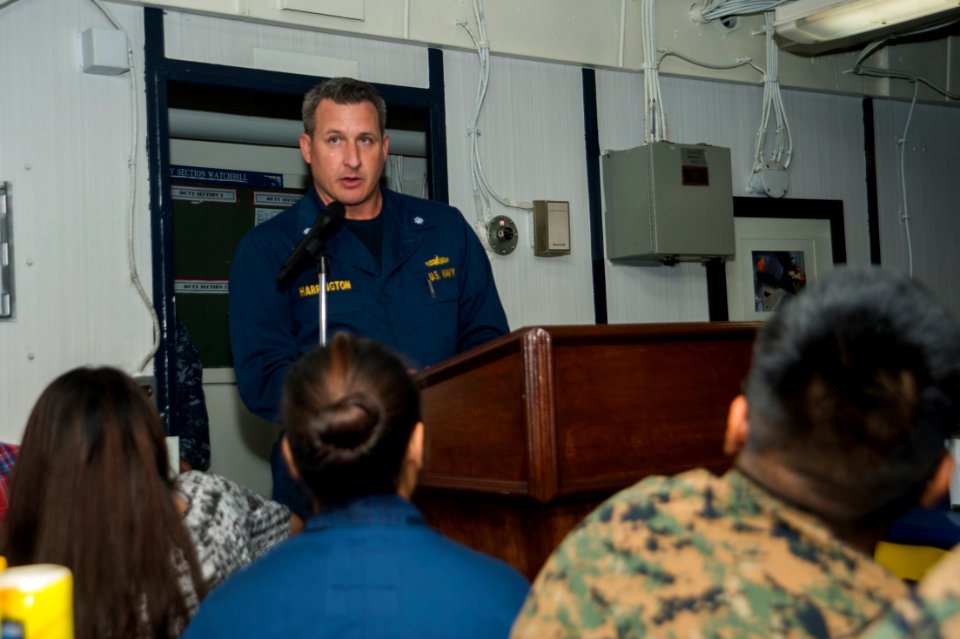 USS Germantown 141031-N-XM324-034