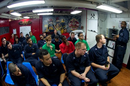 USS George Washington operations 150708-N-CS616-011