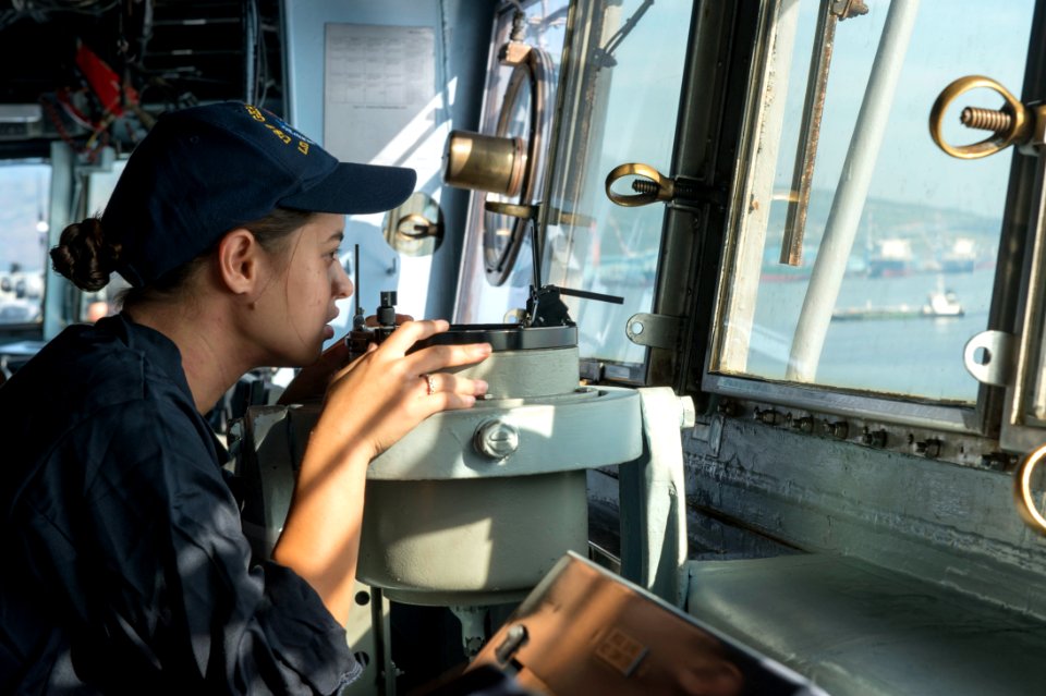 USS Germantown 140928-N-UD469-009