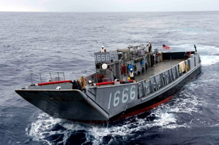 USS Germantown 141101-N-UD469-131