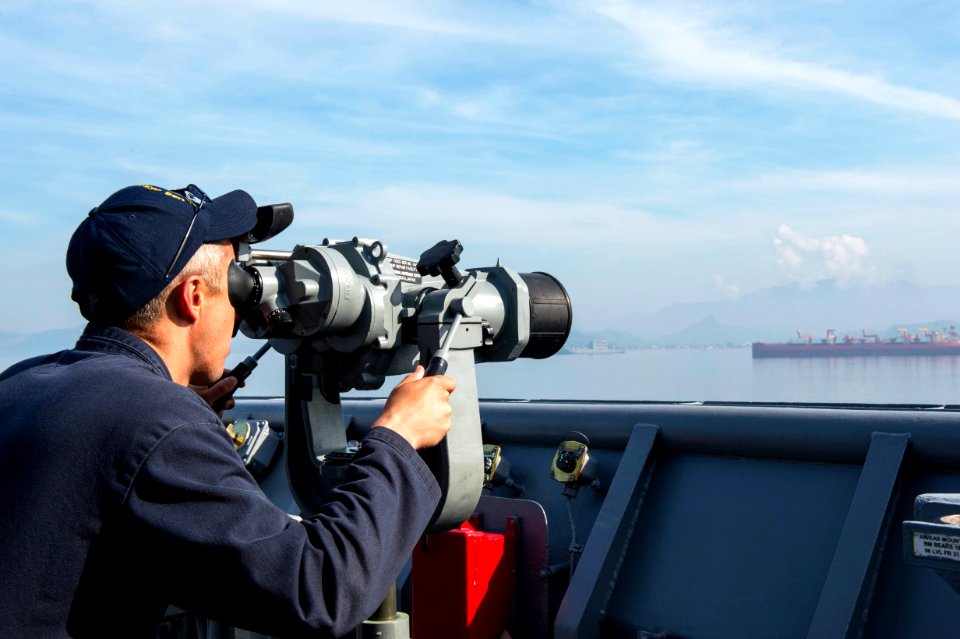 USS Germantown 140928-N-UD469-036