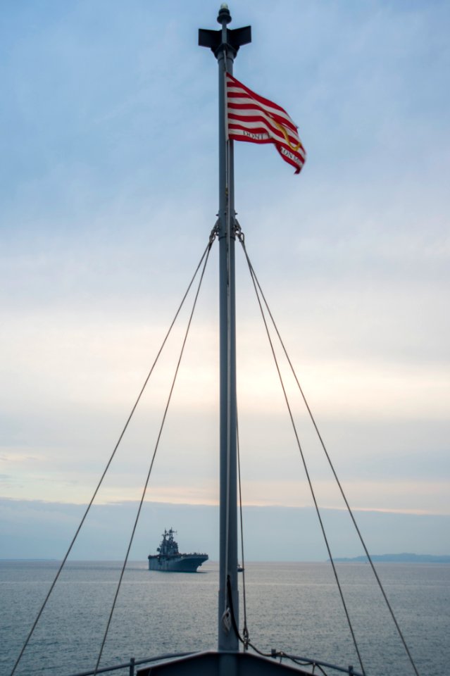 USS Germantown operations 141025-N-XM324-032