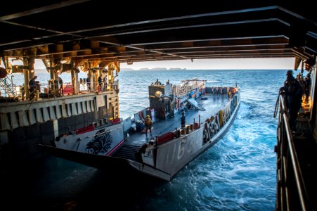 USS Germantown operations 141104-N-XM324-013