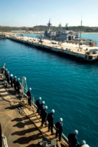 USS Germantown arrives at White Beach 141021-N-LP801-017