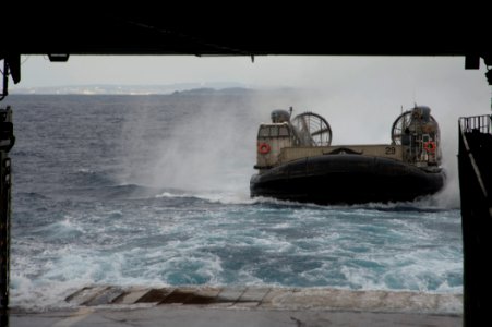 USS Germantown equipment offload 141020-N-XM324-014