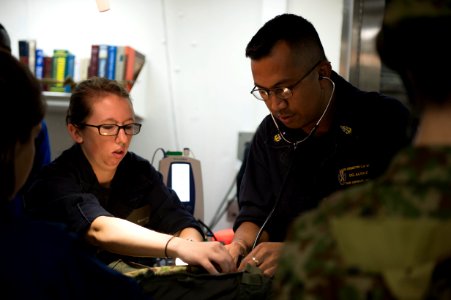 USS Germantown operations 141112-N-UD469-336