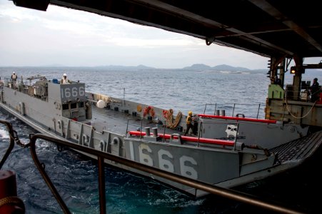 USS Germantown operations 141113-N-UD469-074