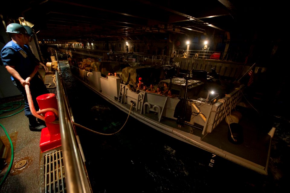 USS Germantown 141102-N-UD469-023