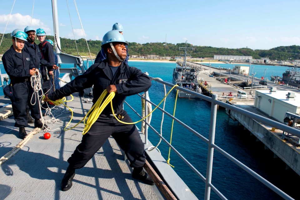 USS Germantown operations 141106-N-UD469-014