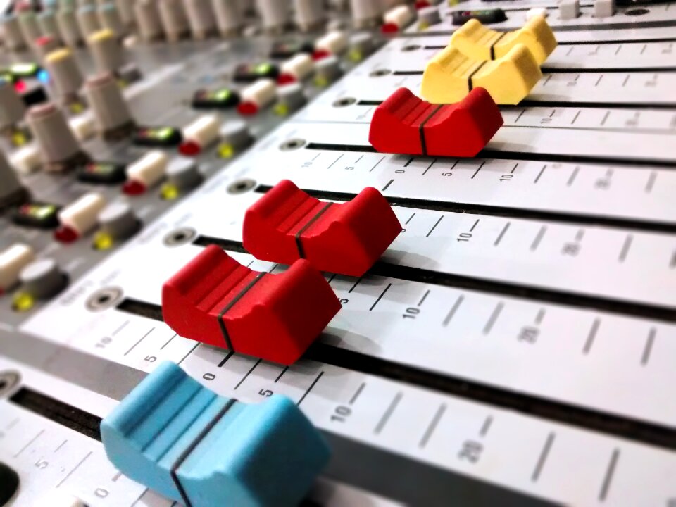 Electronics audio sound