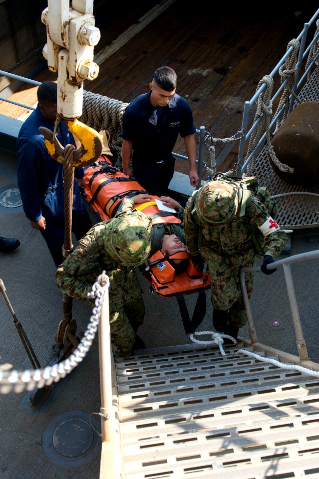 USS Germantown operations 141112-N-UD469-279