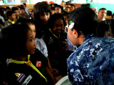 USS Germantown builds relationship with Thai School 120223-N-LP801-020