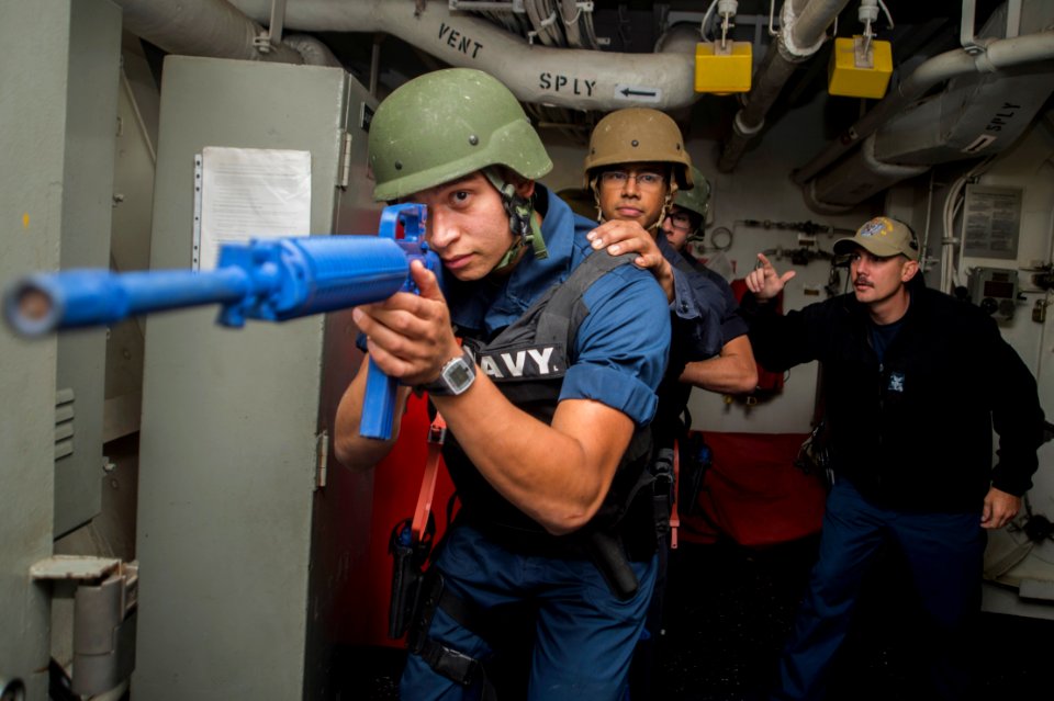 USS Germantown Sailors conduct simulated active shooter exercise 141023-N-XM324-070