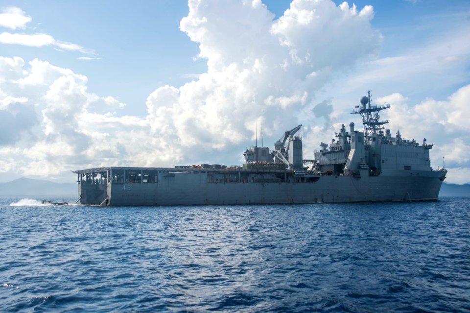USS Germantown's AAV operations 141001-N-XM324-181