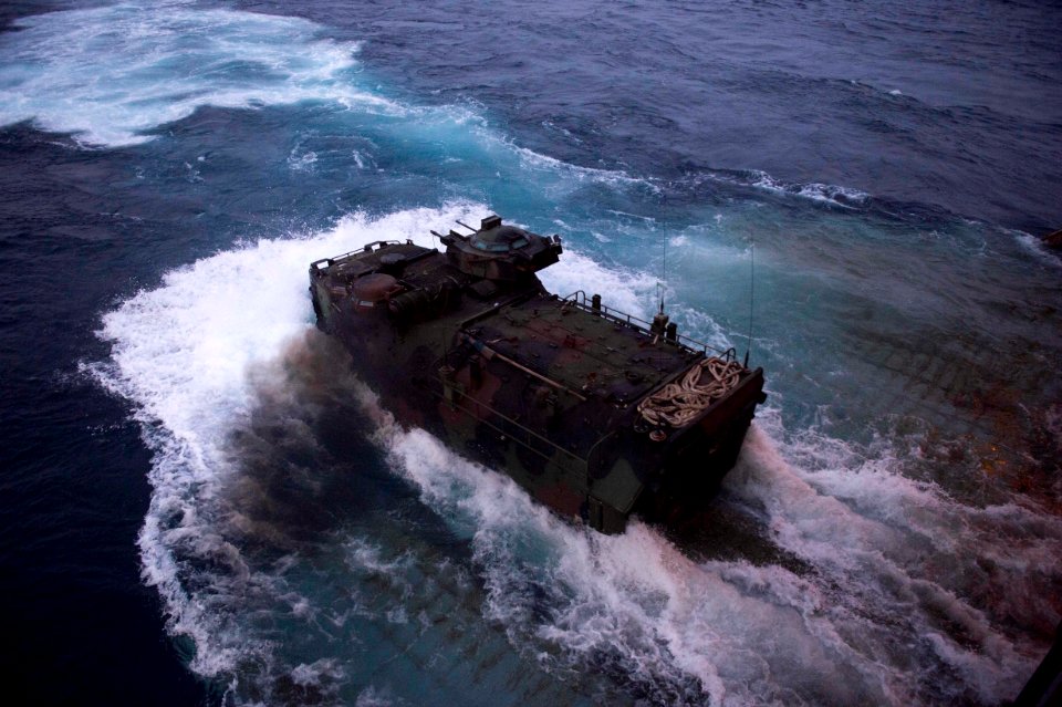 USS Germantown operations 141113-N-UD469-035