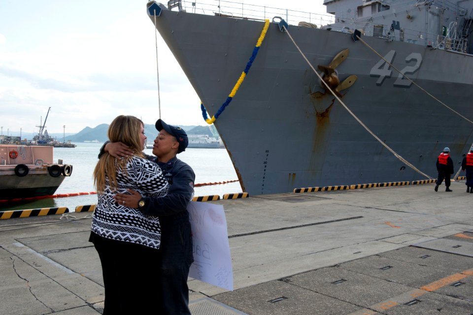 USS Germantown returns to Commander Fleet Activities Sasebo 141114-N-UD469-423