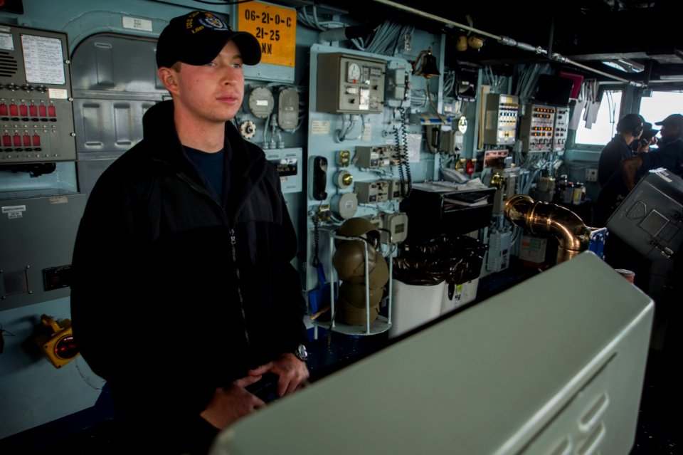 USS Germantown operations 141025-N-XM324-021