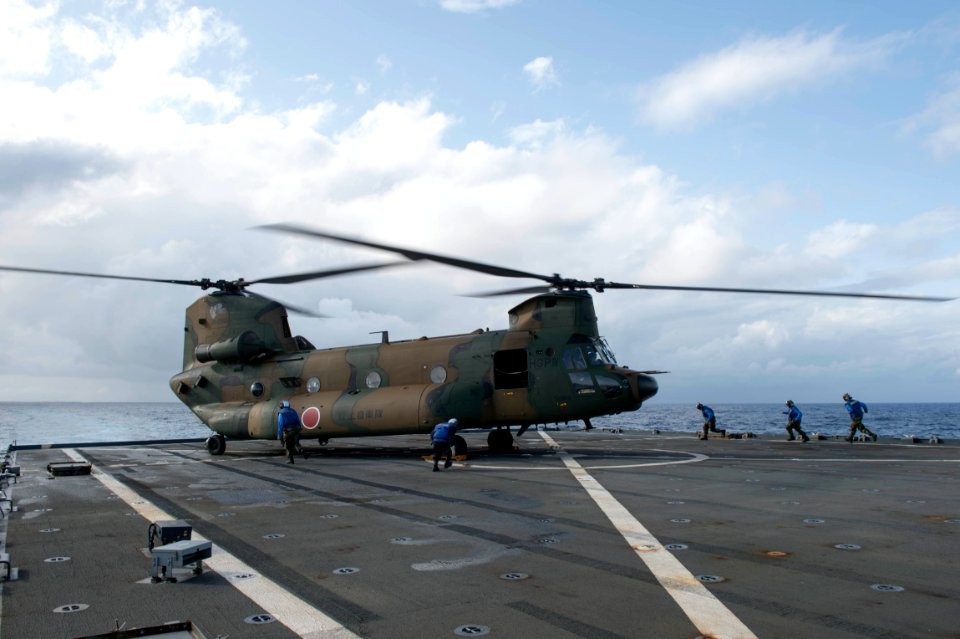USS Germantown operations 141111-N-UD469-059