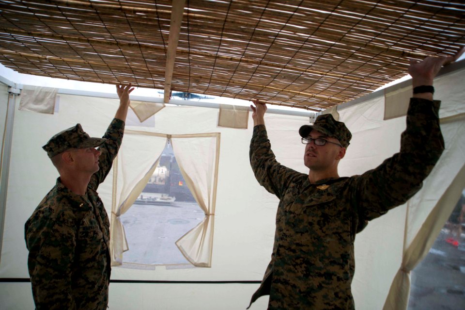 USS Germantown Sukkot celebration 141015-N-XM324-003