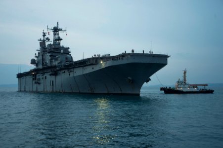 USS Germantown operations 141025-N-XM324-053