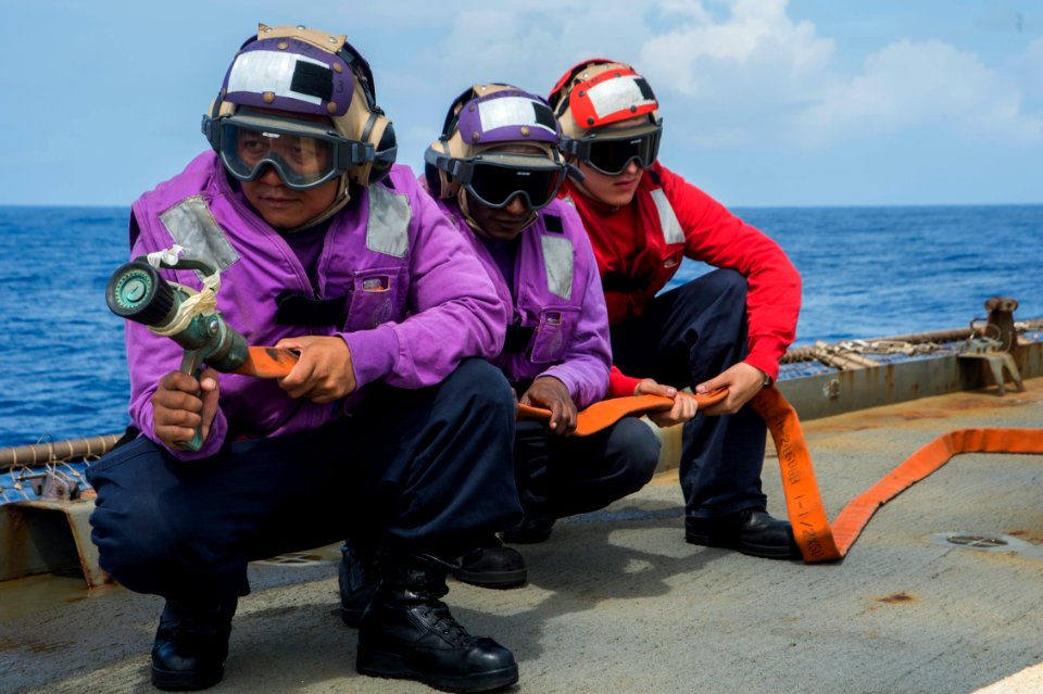 USS Germantown's firefighting drill 141008-N-XM324-072