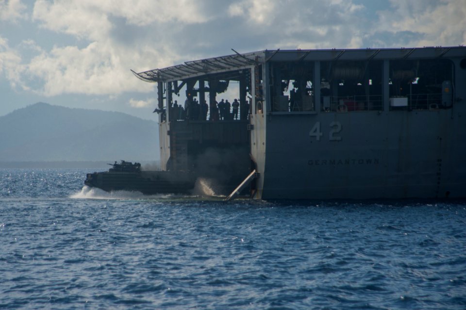 USS Germantown's AAV operations 141001-N-XM324-182