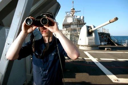 USS GETTYSBURG (CG 64) 131209-N-PL185-049 (11322162224)