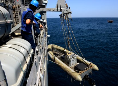 USS GETTYSBURG (CG 64) 130924-N-MY642-012 (9916135174)