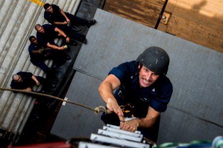 USS Germantown VBSS drill 141003-N-XM324-034