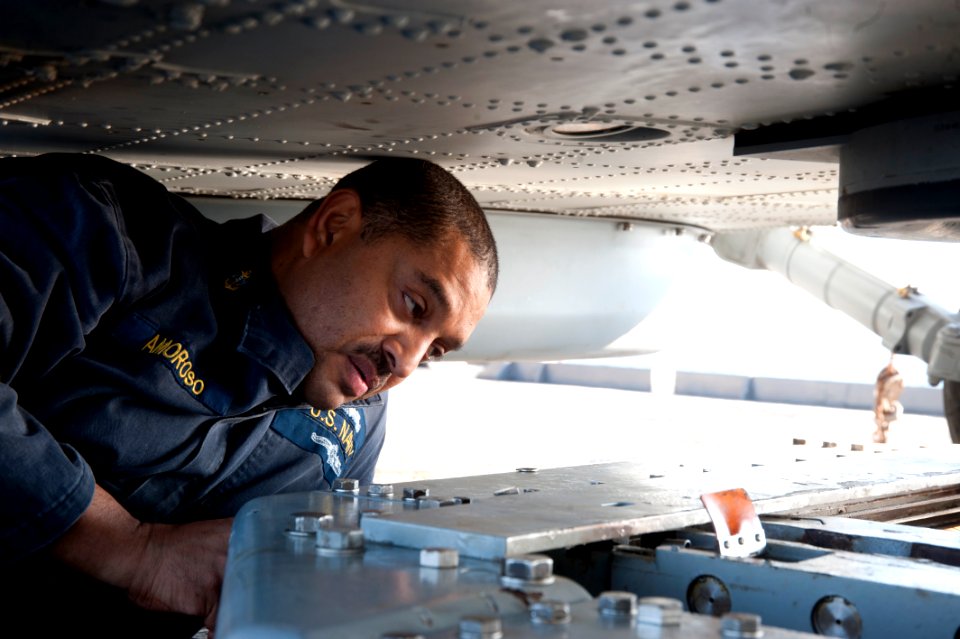 USS GETTYSBURG (CG 64) 131202-N-PL185-008 (11202046616)