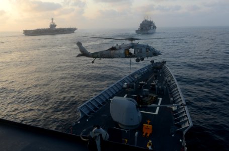 USS Gettysburg (CG 64) 131023-N-MY642-090 (10621824015)