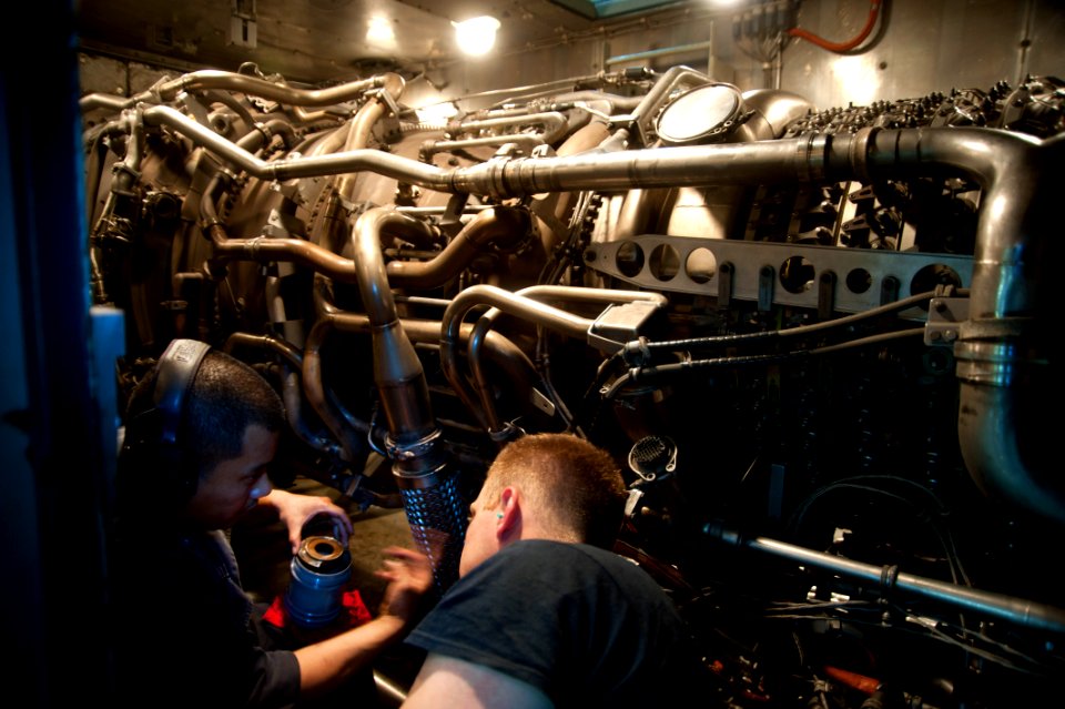 USS GETTYSBURG (CG 64) 140102-N-PL185-099 (12045164286)