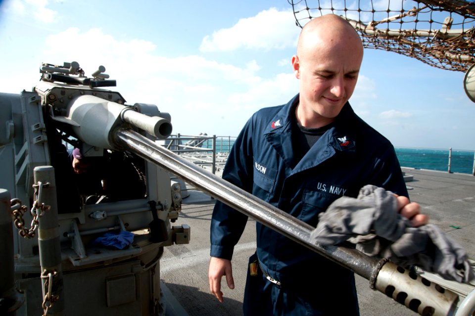 USS GETTYSBURG (CG 64) 131221-N-PL185-223 (11512813815)