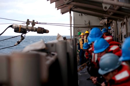 USS GETTYSBURG (CG 64) 140110-N-PL185-127 (12045158706)