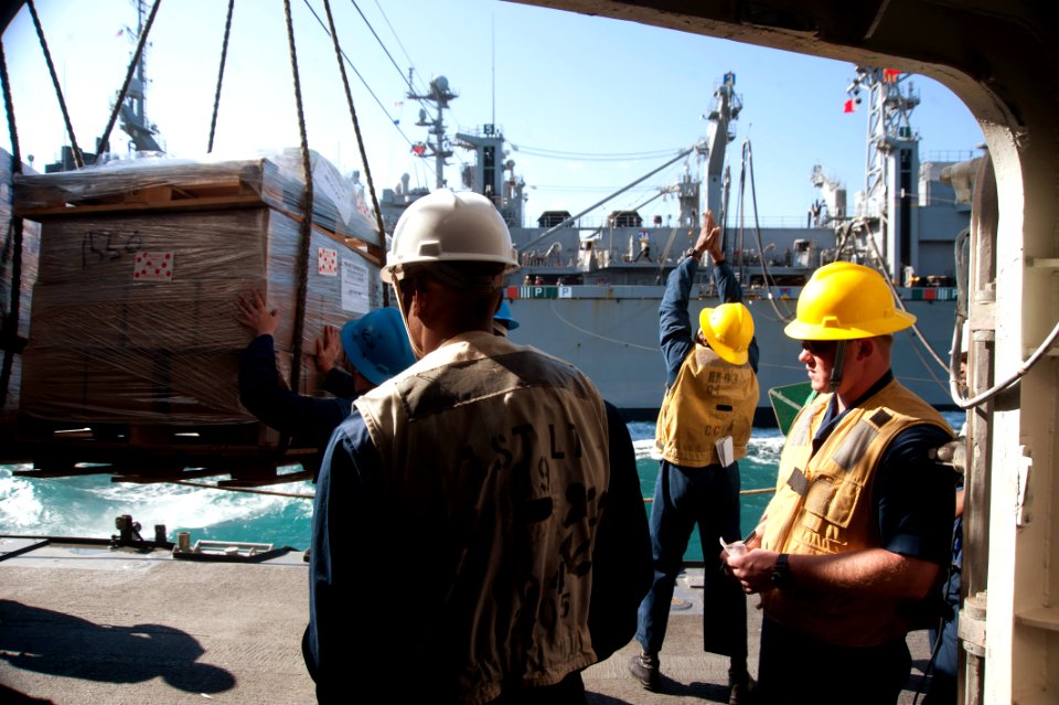 USS GETTYSBURG (CG 64) 140115-N-PL185-163 (12045144266)