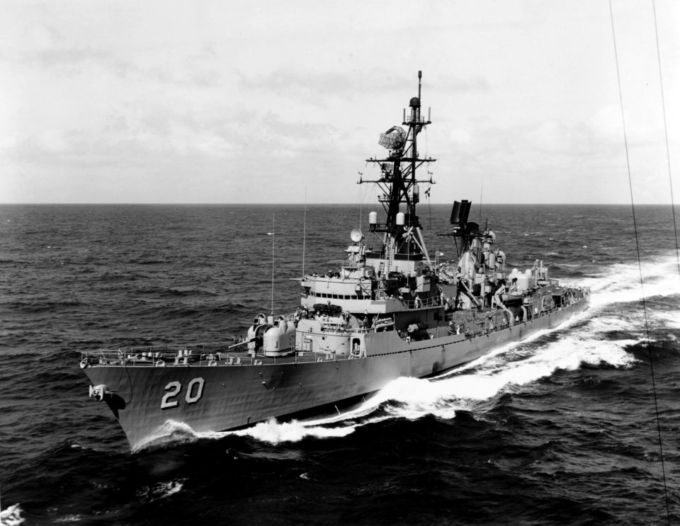 USS Goldsborough (DDG-20) underway in the Pacific Ocean on 7 February 1965 (NH 106742)