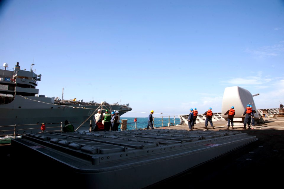USS GETTYSBURG (CG 64) 140115-N-PL185-117 (12044291755)