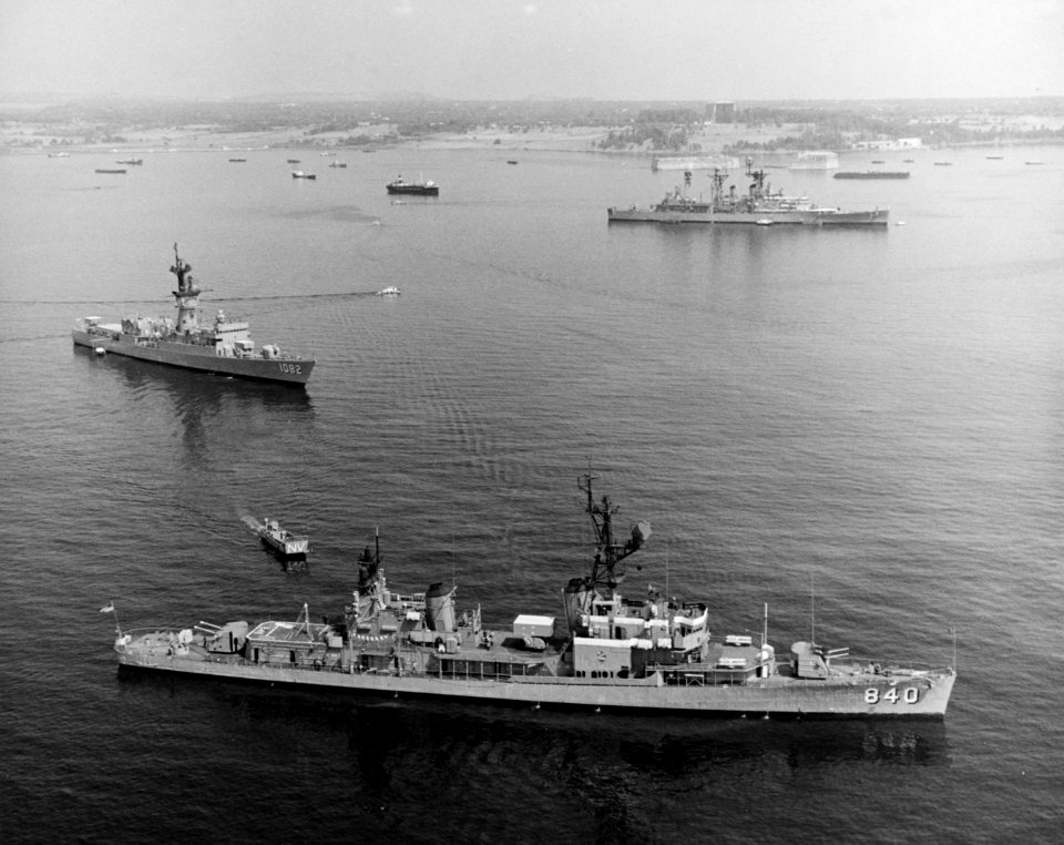 USS Glennon (DD-840), USS Elmer Montgomery (DE-1082) and USS Springfield (CLG-7) off Naples, in October 1973 (KN-20972)