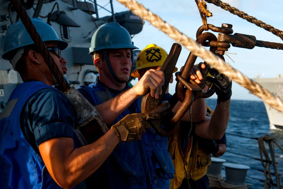 USS Gravely operations 140221-N-DQ840-057